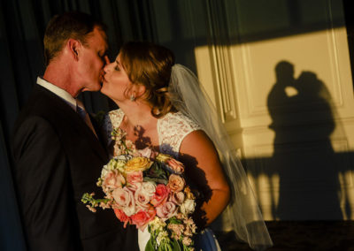 dramatic bride and groom kis